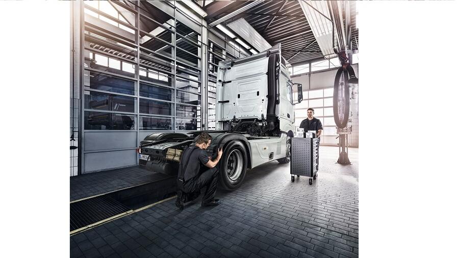 مرسيدس-بنز عُمان تقدم باقة خدمة الصيانة الوقائية لشاحنات أكتروس مع خصم 20% خلال شهر رمضان المُبارك