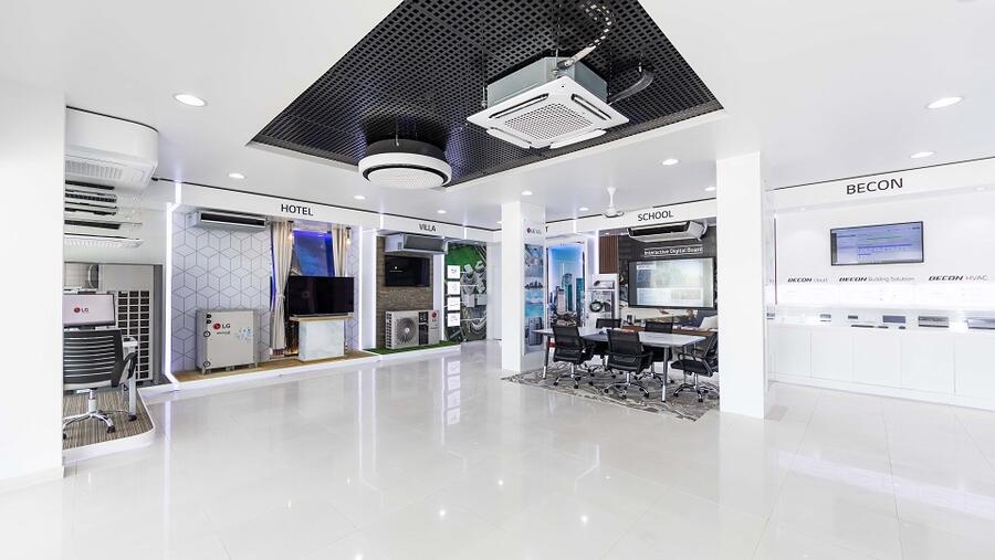 إل جي تفتتح معرضاً جديداً للأعمال التجارية في رأس الخيمة