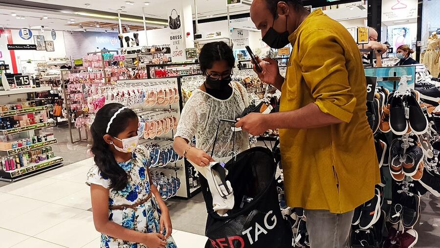 GE Volunteers in the UAE Touch Lives of Those in Need   