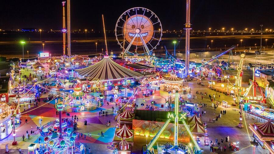 القرية العالمية تختتم موسمها الخامس والعشرين مع نجاحات باهرة في ذكرى اليوبيل الفضي