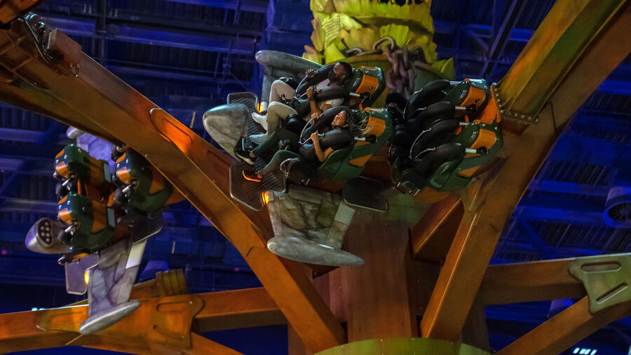 لعبة “الرعب مع سكيركرو” تستقبل الضيوف مجدداً في عالم وارنر براذرز أبوظبي   