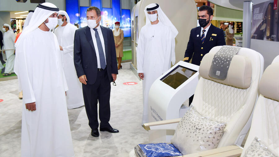 سمو الشيخ أحمد بن سعيد آل مكتوم يزور جناح طيران الإمارات في معرض سوق السفر العربي