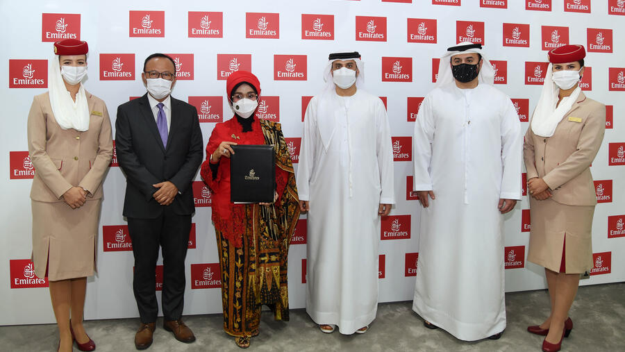 طيران الإمارات تبرم شراكة لدعم السياحة في إندونيسيا