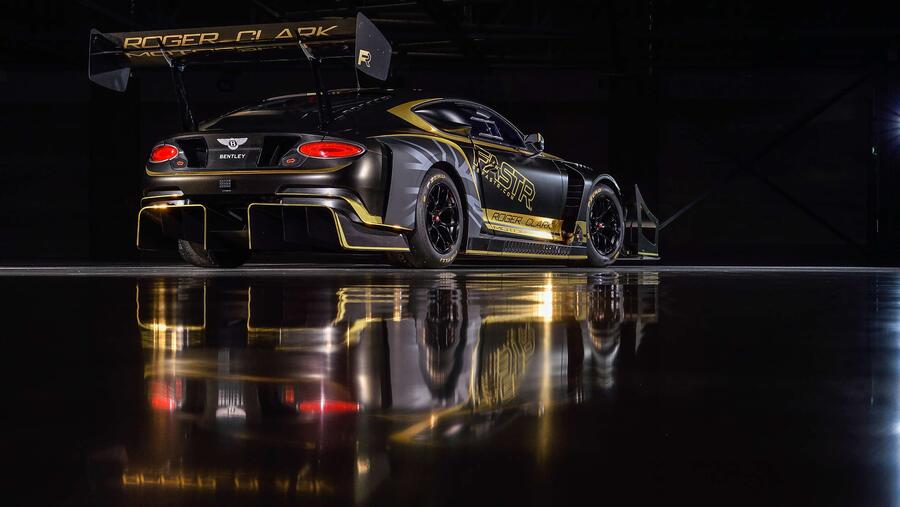 Bentley تكشف عن سيارة السباق لتحدّي ’بايكس بيك‘ للعام 2021