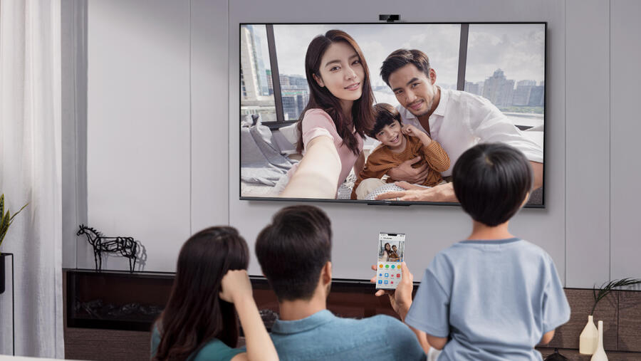 كيف أعاد تلفاز HUAWEI Vision S إحياء غرفة المعيشة وجعل "اتصل بتلفازك" أسلوبا اجتماعيا جديدا