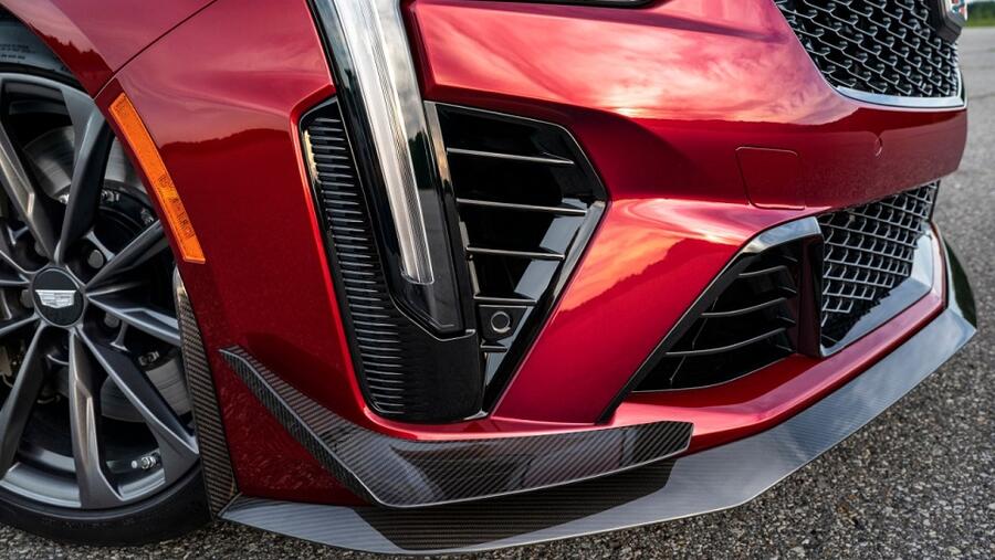 ’كاديلاك CT4-V Blackwing‘ للعام 2022 تتمتّع بأعلى قوّة سفلية ضاغطة في تاريخ سلسلة V-Series