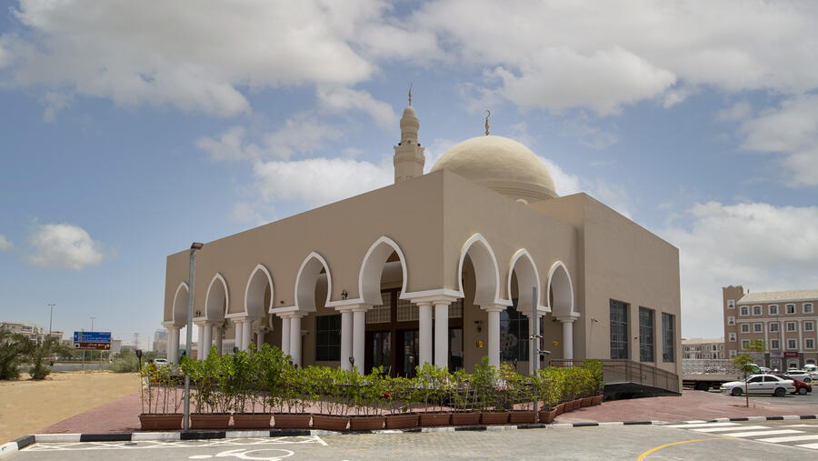 افتتاح "مسجد الحمد" في "المدينة العالمية (انترناشيونال سيتي)"