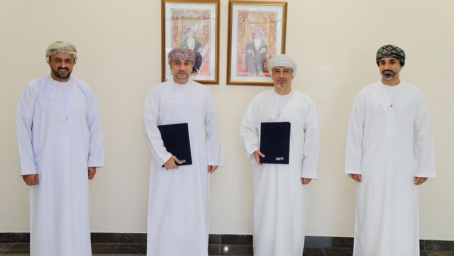 البنك الوطني العماني يوقع اتفاقية مع صندوق تقاعد موظفي وزارة الدفاع لتزويدها بعددٍ من الخدمات المصرفية الرقمية المتطورة