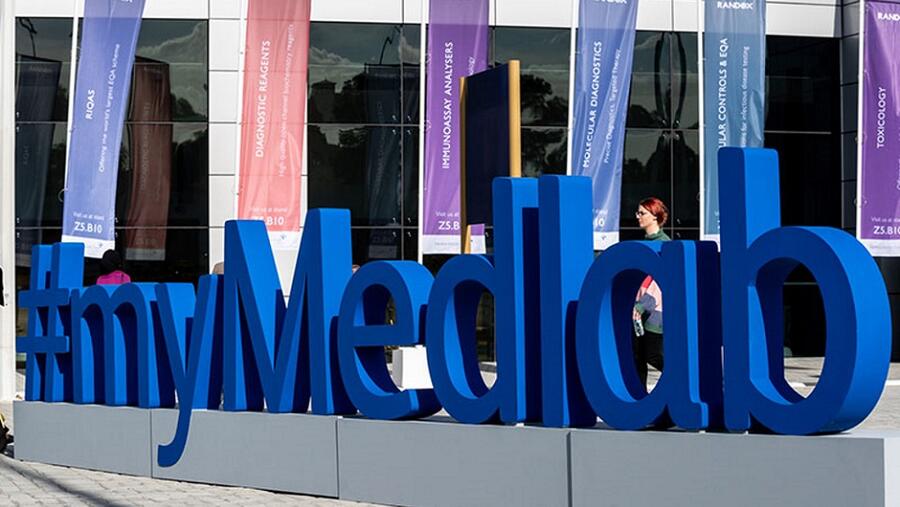 مختبرات مدلاب تستخدم مواداً مطابقة للجودة للكشف عن كافة السُلالات المُتحوّرة لفيروس كورونا