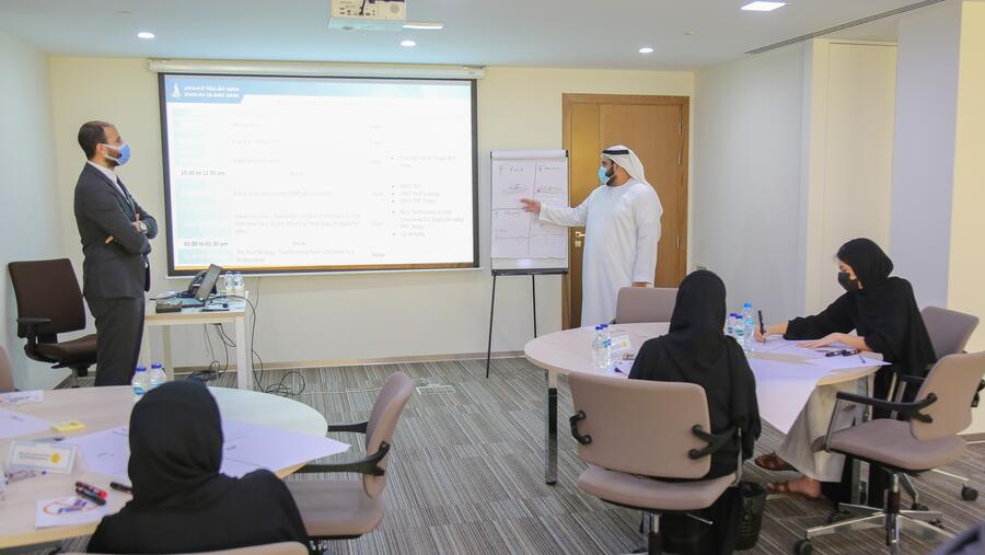 مصرف الشارقة الإسلامي ينمّي قدرات طلبة الكليات والجامعات بالدولة في العمل المصرفي   