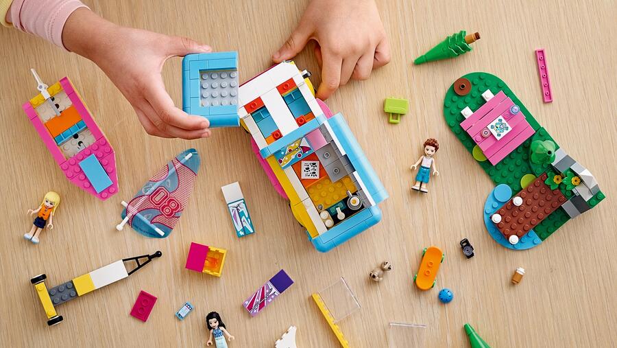 متجر LEGO المعتمد يفتتح أبوابه في الغاليريا بجزيرة الماريه   