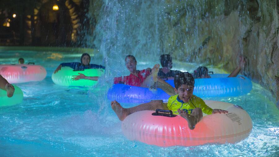 "ياس ووتروورلد أبوظبي" تستقبل ضيوفها بأروع المغامرات والتجارب المائية المنعشة  هذا الصيف