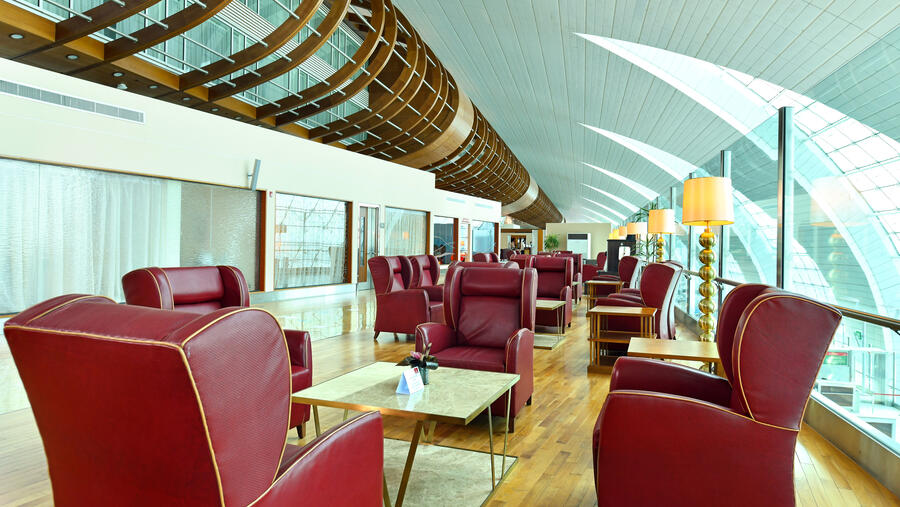 طيران الإمارات تعيد فتح صالة الدرجة الأولى في مطار دبي الدولي