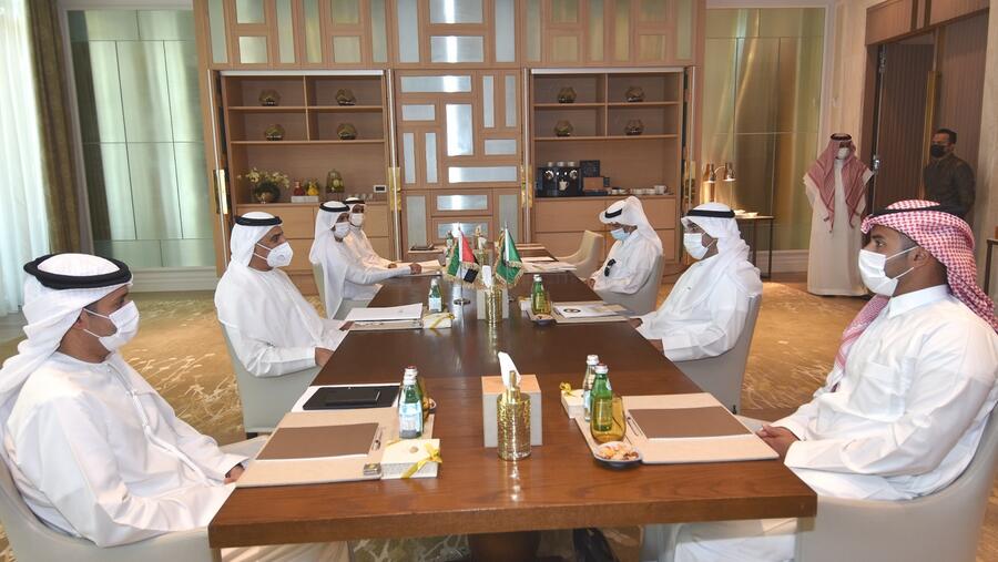 بهدف التباحث حول مستجدات العمل الاقتصادي الخليجي المشترك وأطر تطويره معالي عبيد حميد الطاير يلتقي الأمين العام لمجلس التعاون لدول الخليج العربية