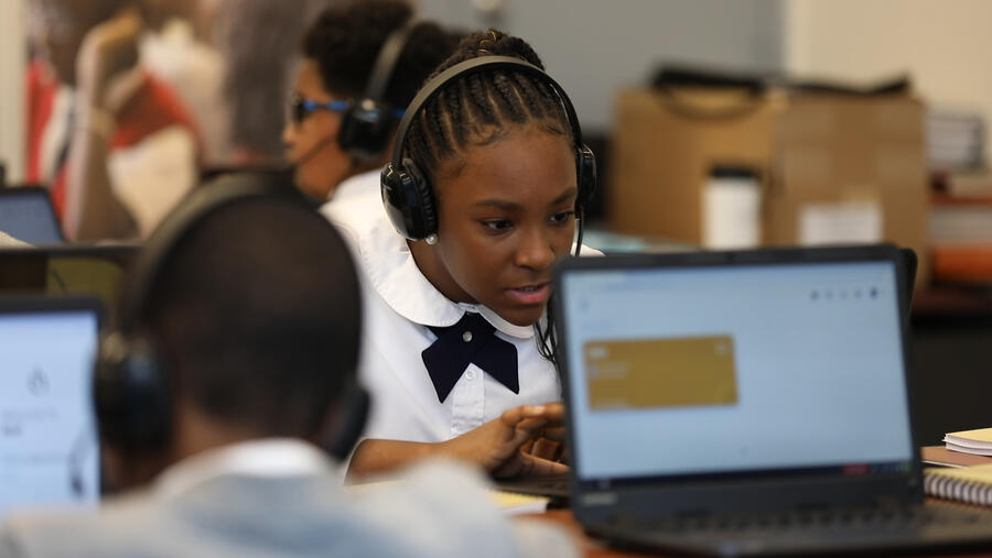 "ألف للتعليم" تحظى بإشادة واسعة بين مدرسي ولاية كارولينا الشمالية لدورها في جسر فجوات تعلّم الرياضيات عبر منصتها الرقمية المبتكرة