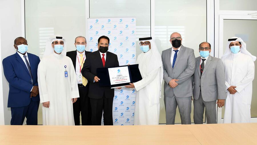 بنك برقان يستلم أسطول السيارات الفاخرة الجديدة من شركة الساير لتأجير السيارات