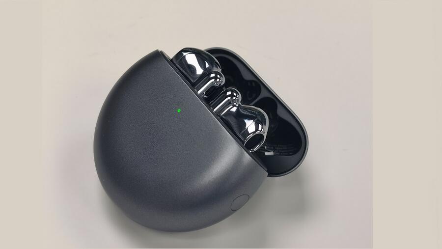 سماعات HUAWEI FreeBuds 4: واحدة من أفضل سماعات الأذن الالسلكية للعام 2021 في عُمان