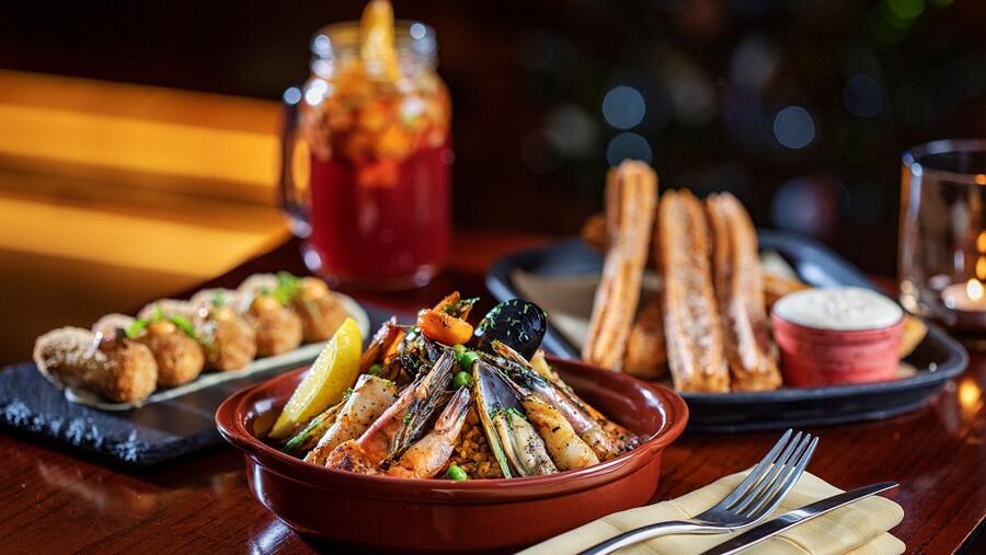 "ذا سيلر" يستقبل ضيوفه على الغداء من جديد