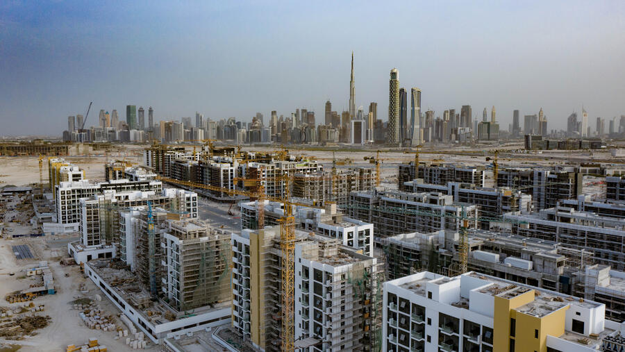 عزيزي تتوصل إلى شراكة مع "فيبتيك لأعمال الزجاج المحدودة" للمرحلة الثانية من ريفييرا