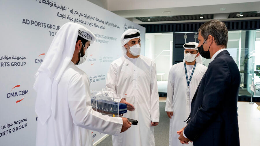 مجموعة موانئ أبوظبي ومجموعة "سي إم إيه سي جي إم" الفرنسية تعلنان عن استثمار 570 مليون درهم في محطة حاويات جديدة بميناء خليفة  