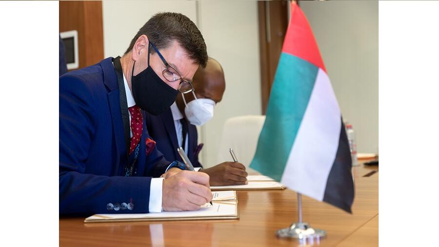 بورصة دبي للذهب والسلع توقع مذكرة تفاهم استراتيجية مع بورصة "فكتوريا فولز" لتعزيز تداول السلع عبر أفريقيا