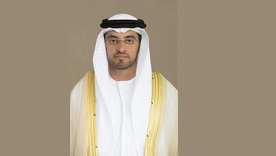 "القابضة" (ADQ) تعتزم إدراج "موانئ أبوظبي" في سوق أبوظبي للأوراق المالية