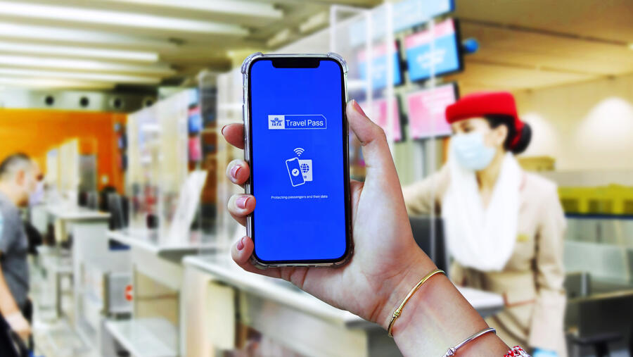 طيران الإمارات أول ناقلة تطبق جواز سفر إياتا عبر القارات الست