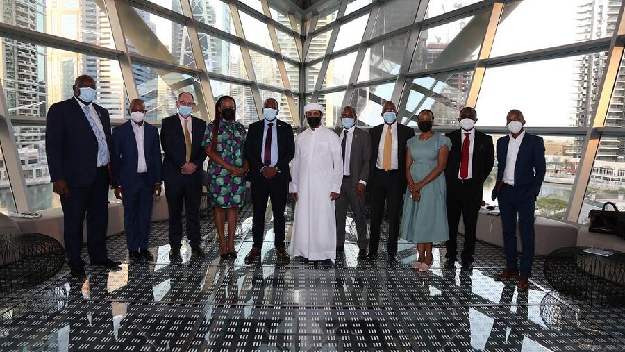 مركز دبي للسلع المتعددة يستقبل وزير الموارد المعدنية والتكنولوجيا الخضراء البوتسواني في بورصة دبي للماس