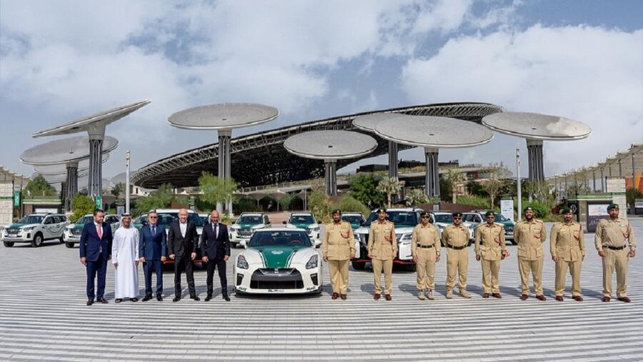 نيسان من العربية للسيارات تقدم أسطولاً من السيارات لشرطة دبي لاستخدامها في إكسبو