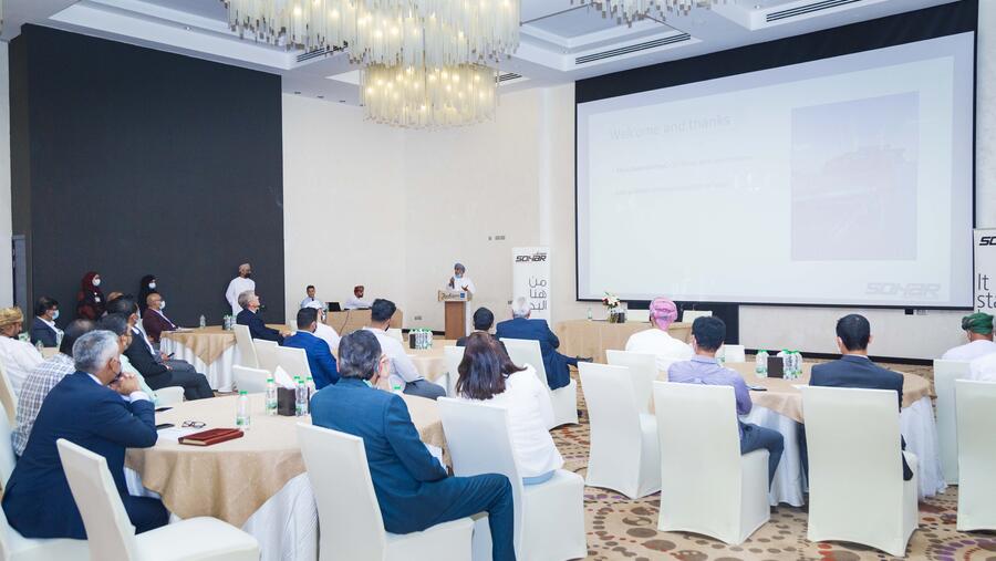 ميناء صحار يرسم آفاق توسعية واعدة في خدماته البحرية أمام وكلاء الشحن