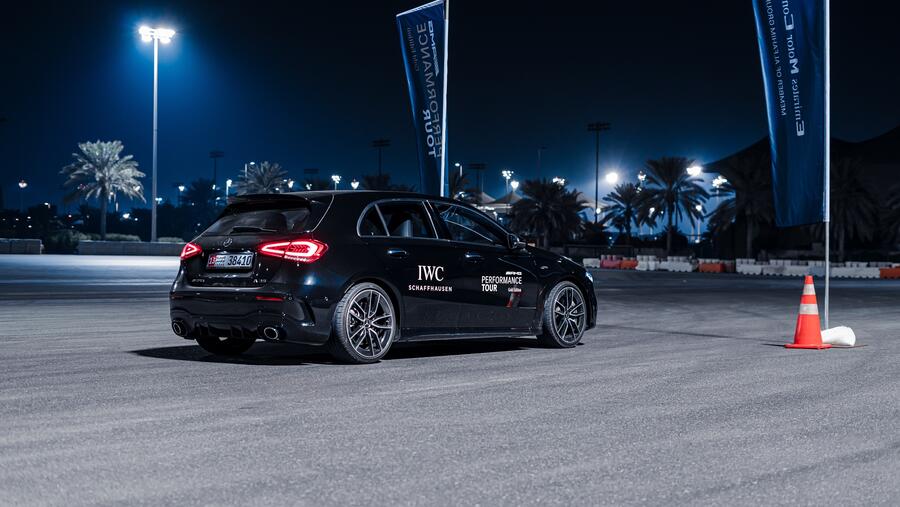 ’شركة الإمارات للسيارات‘ تحتفل باليوبيل الذهبي لدولة الإمارات عبر النسخة الذهبية من  ’جولة AMG للأداء‘ في ’جزيرة ياس‘