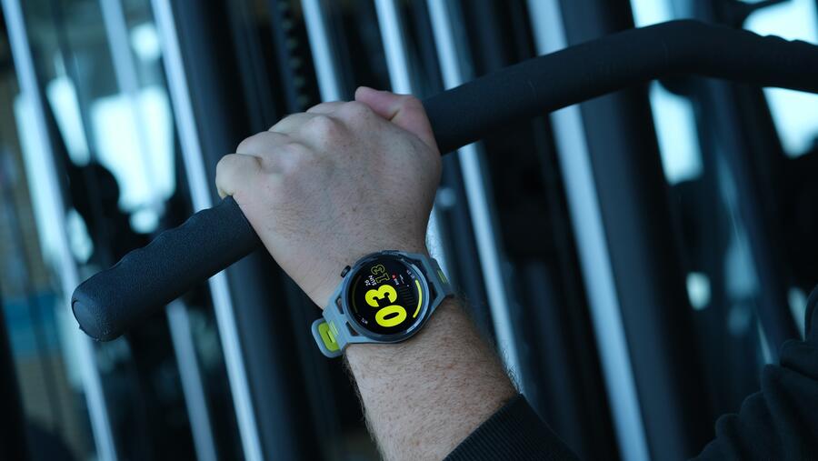 إليكم سبب اعتقادنا أن ساعة HUAWEI WATCH GT Runner هي أفضل ساعة رياضية هذا العام، مصممة للرياضة