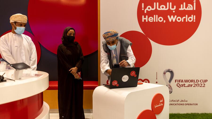 الفائزون في سحوبات Ooredoo لكرة القدم يتجهون إلى مانشستر لحضور أهم مباريات الموسم