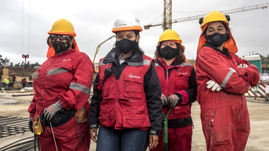 ACCIONA Marks a Milestone in the Construcction Industry With the Raising of a Building Using Women-only Labor