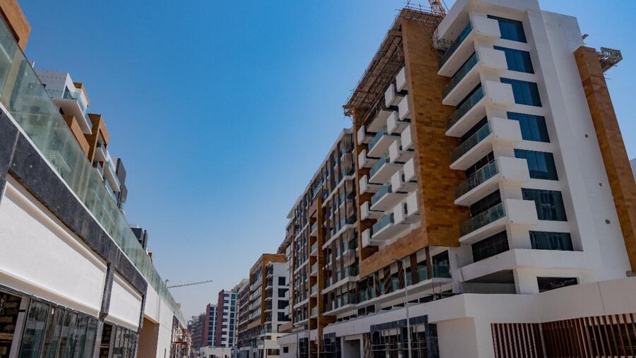 عزيزي تشتري الجرانيت الإيطالي والنرويجي لمشروعها ريفيرا في مدينة محمد بن راشد