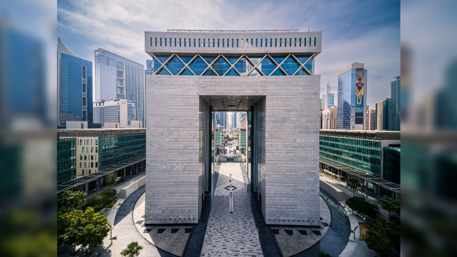 مركز دبي المالي العالمي يطلق حاضنة "استديوهات المشاريع" الأولى من نوعها في العالم لتنمية منظومة "التمويل الشامل" انطلاقاً من دبيأعلن مركز دبي المالي العالمي، المركز المالي الرائد في منطقة الشرق الأوسط وأفريقيا وجنوب آسيا، عن إطلاق حاضنة "استديوهات المشاريع" Venture Studio الجديدة والأولى من نوعها في العالم والتي تركز حصرياً على قطاع التمويل الشامل وتقنيات الأصول الرقمية. وتأتي هذه المبادرة في إطار مساعي المركز المالي لتحقيق أهداف استراتيجيته لعام 2030 عبر استقطاب ألمع العقول وأفضل الشركات من مختلف أنحاء الع