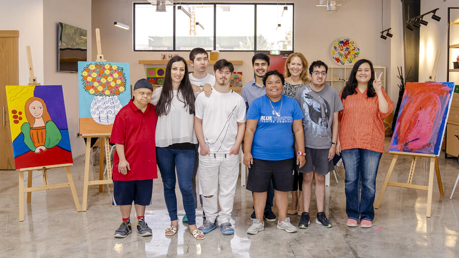 طيران الإمارات تتعاون مع استوديو مواهب للفنون