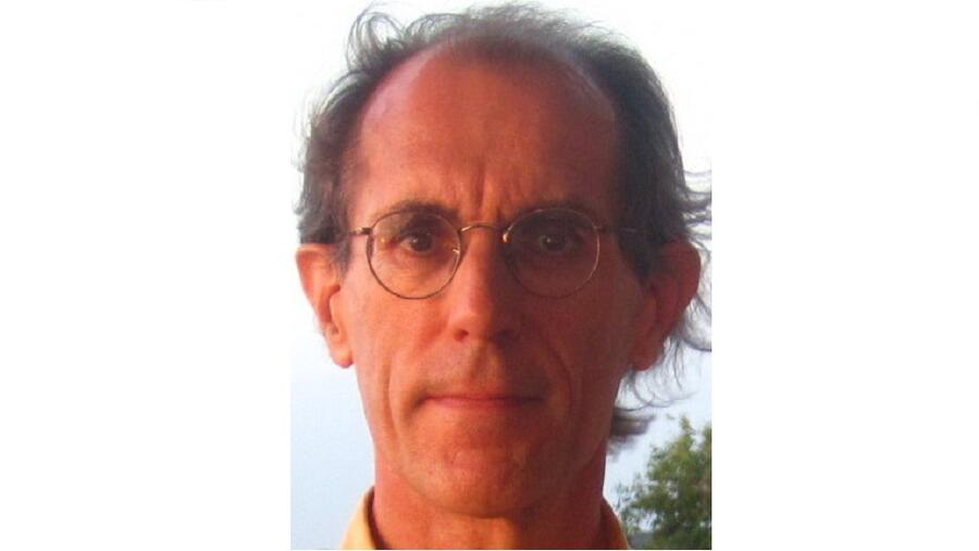  كتاب جديد لأستاذ بجامعة جورجتاون يستكشف مساهمات رامانا ماهارشي في البحث الإنساني عن المعنى