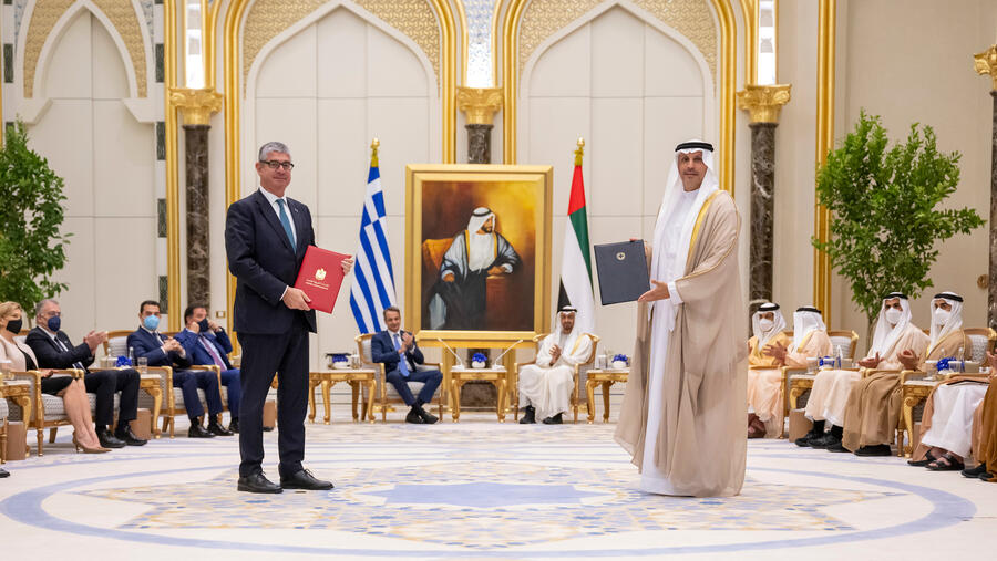 مبادلة تعلن توسيع نطاق شراكة الاستثمار مع بنك التنمية اليوناني للاستثمارات 