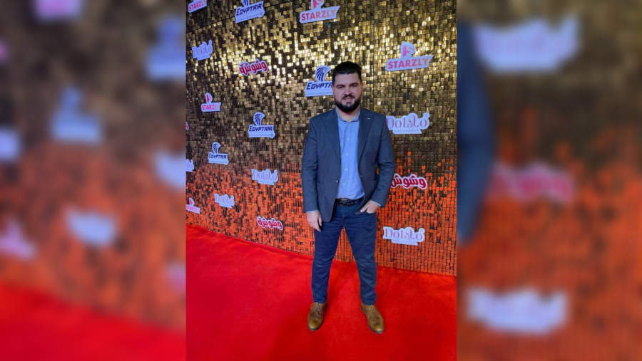 السيناريست علي أبو هيف يوثق ثلاثية المنتخب المصري التاريخية في فيلم قصير