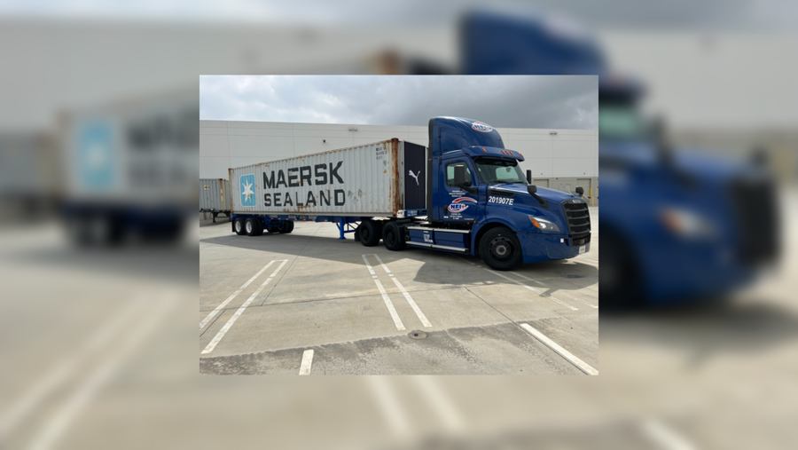 الشاحنات الكهربائية تبدأ عملياتها في مستودع بوما في كاليفورنيا