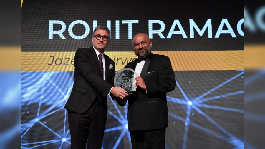 الرئيس التنفيذي لطيران الجزيرة يحصد جائزة "Top CEO" عن الأداء المتميز للشركة في 2021