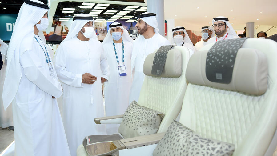 طيران الإمارات تستقبل أحمد بن سعيد آل مكتوم بجناحها في "سوق السفر"