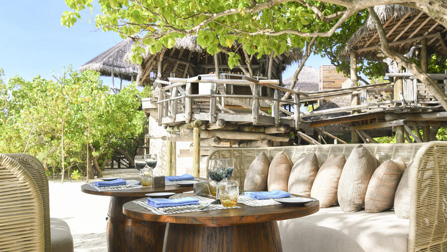 إنطلق في عطلة عائلية مميزة هذا الصيف في منتجع وسبا جيه دبليو ماريوت المالديف (JW Marriott Maldives Resort & Spa) 