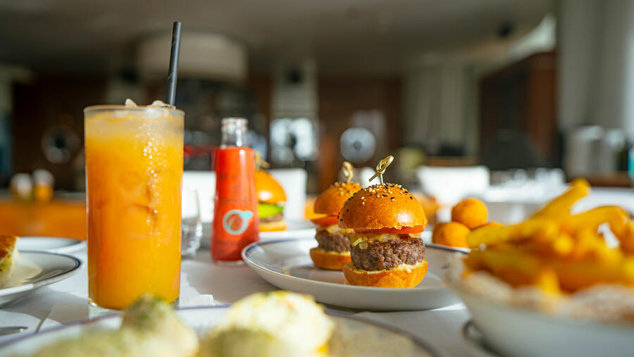 مطعم شبرياني جزيرة ياس يُطلق قائمة مأكولات "أبيرتيفو" الصيفية الجديدة