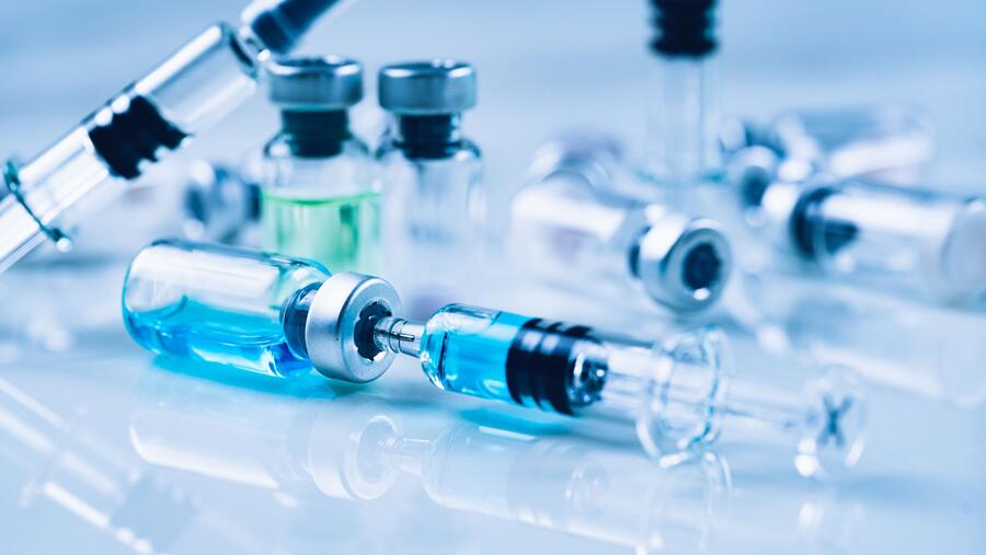 "القابضة" (ADQ) تعزّز محفظة استثماراتها في قطاع الصّحة وعلوم الحياة