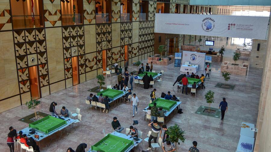 11 ألف طالب في قطر يستكشفون علوم الحاسوب عبر برنامج "مايندكرافت"  من تطوير جامعة كارنيجي ميلون في قطر