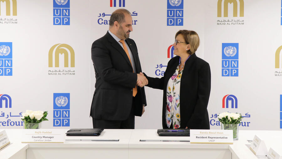 كارفور الأردن توقع اتفاقية تعاون مع برنامج الأمم المتحدة الإنمائي