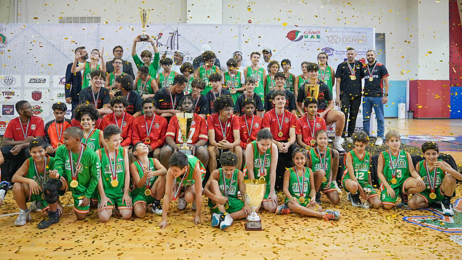 مجلس دبي الرياضي يتوج الفائزين في "بطولة السلة المفتوحة للشباب"