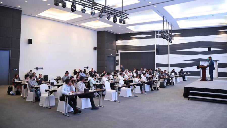 مركز دبي للسلع المتعددة يستضيف دورة تدريبية حول  مكافحة غسل الأموال وتمويل الإرهاب والتوريد المسؤول